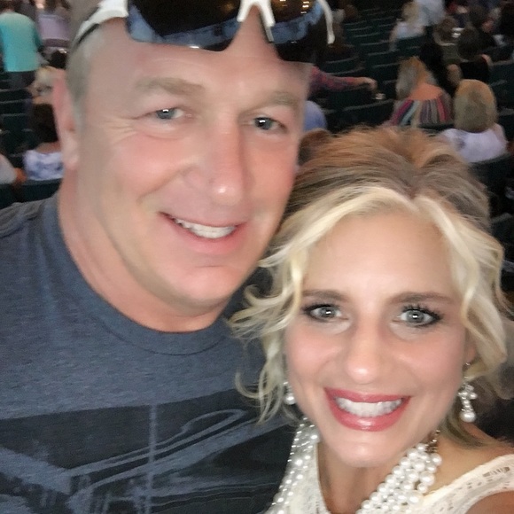 Meet your Posher, Dawn - Picture 3 of 8